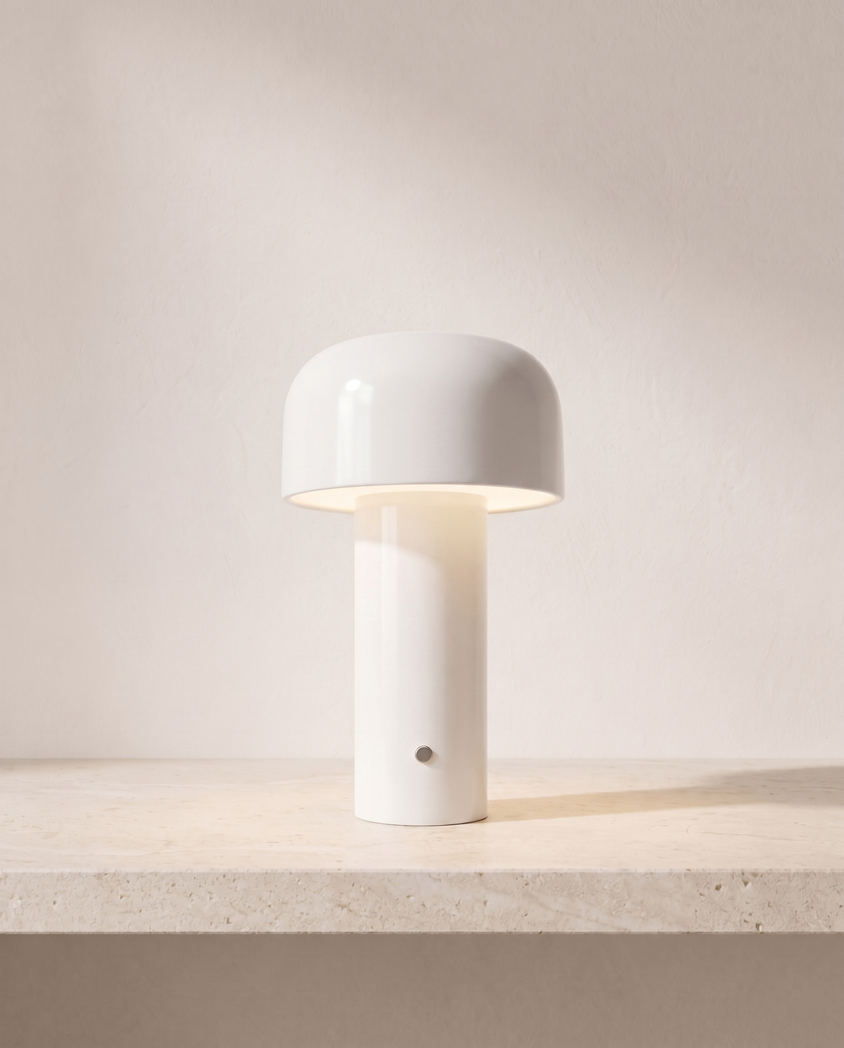 The Bud Cordless Table Lamp – White, gloss finish