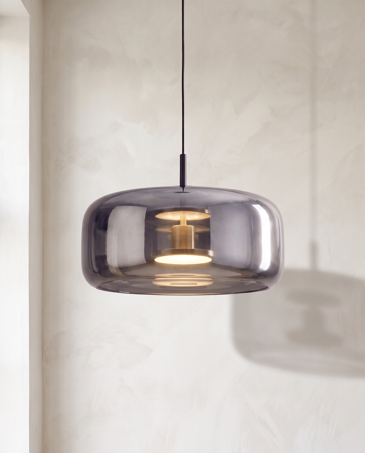 The Capsule Pendant, wide 33–38 cm, smoked grey glass