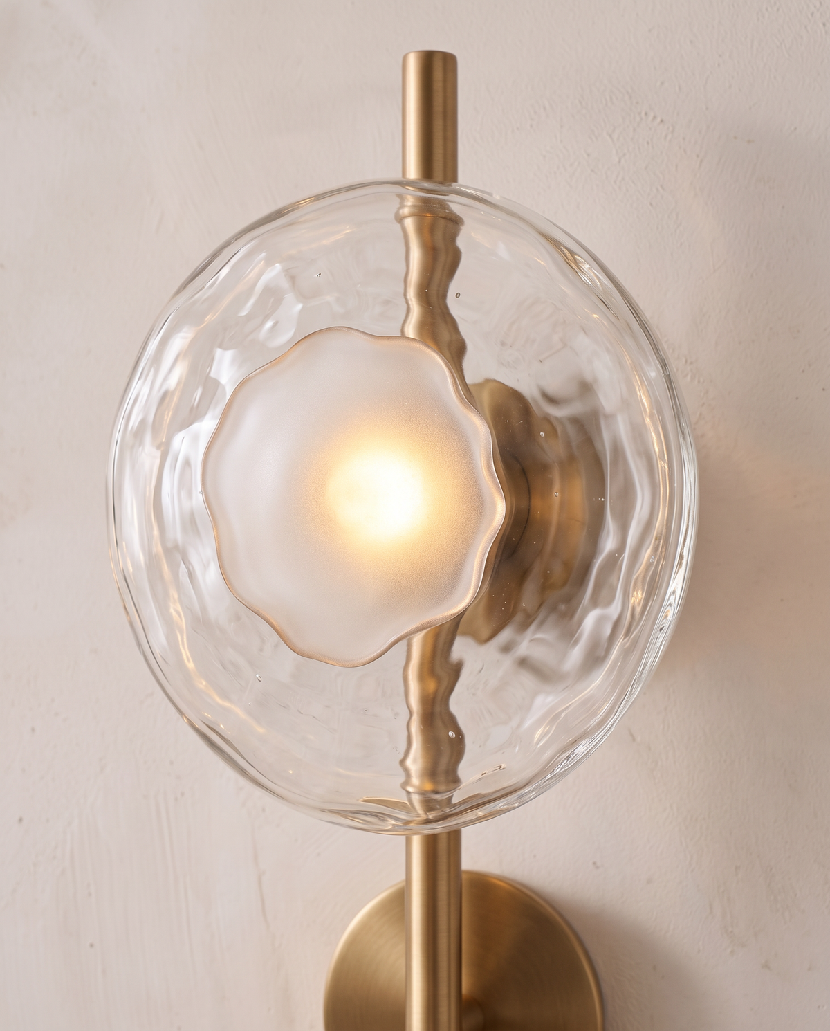 Close-up of the mouth-blown rippled glass and frosted centre of The Monocle