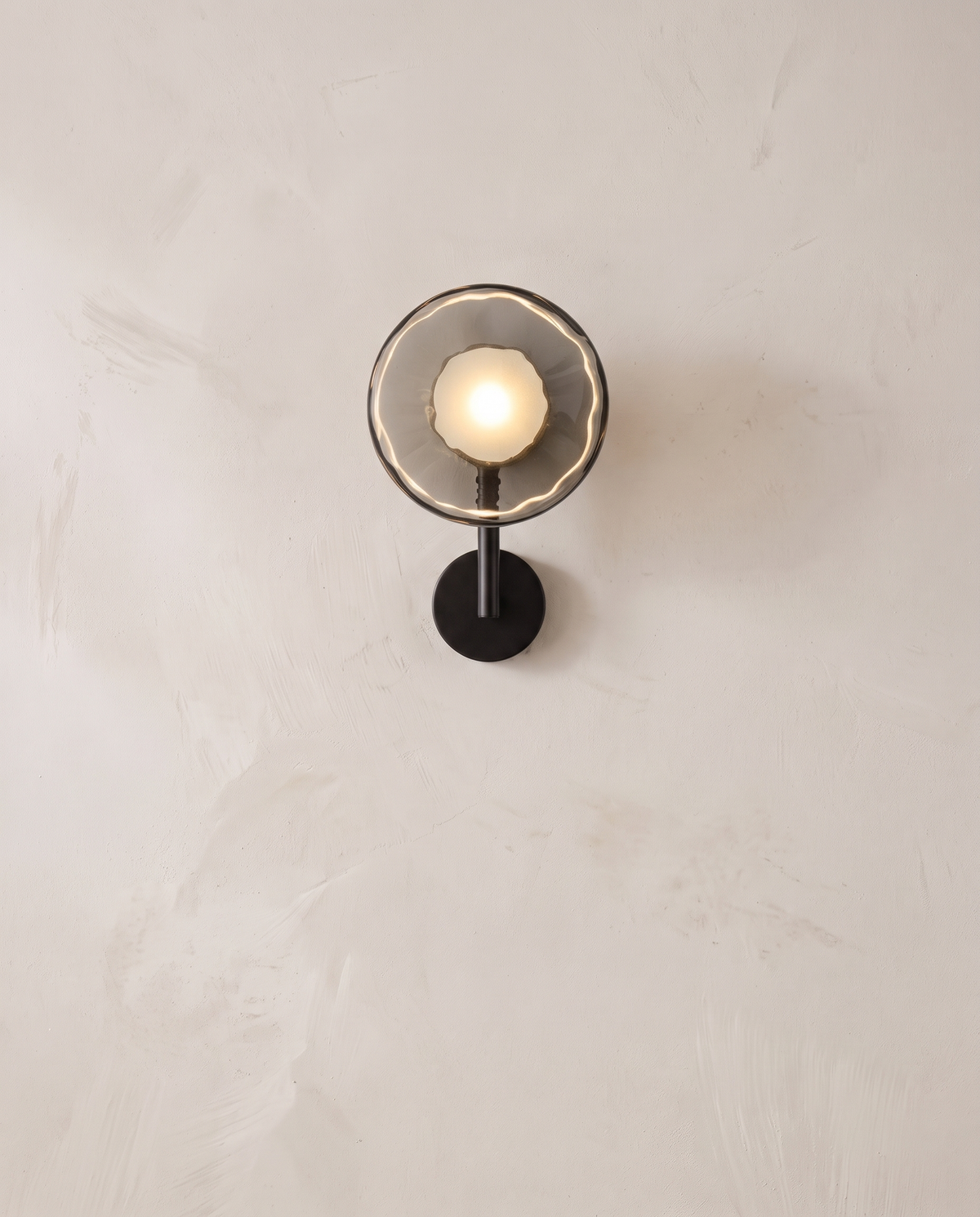 The Monocle Wall Light with a single disc, H 20 cm