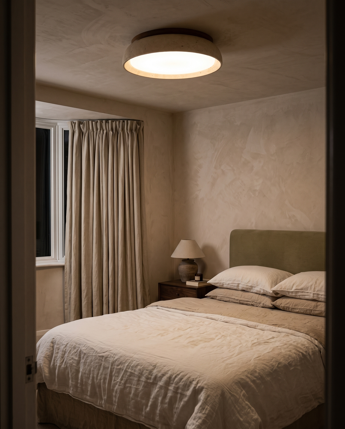 The Quarry above a linen bed in a 1930s semi