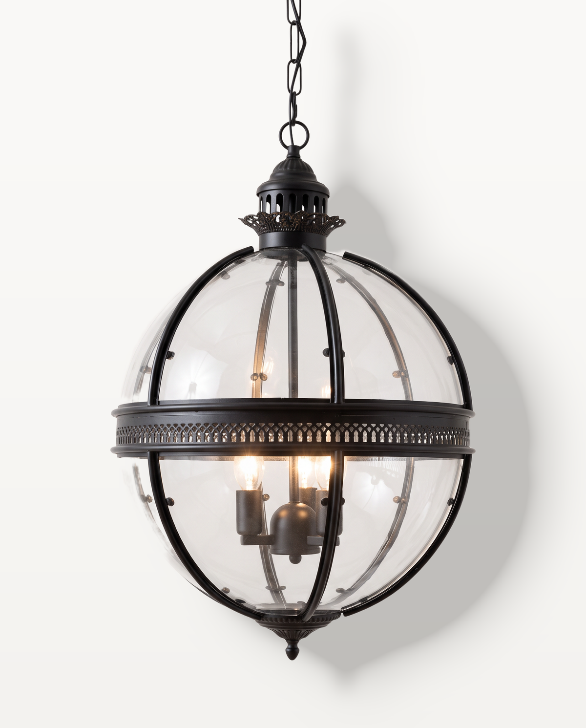 The Regent Pendant in Jet