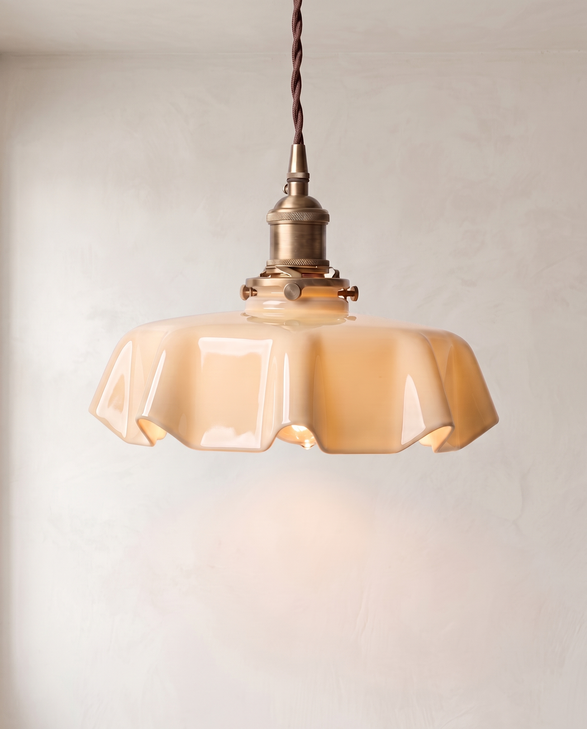 The Scallop Pendant – Beige, scalloped glass shade with an aged brass holder
