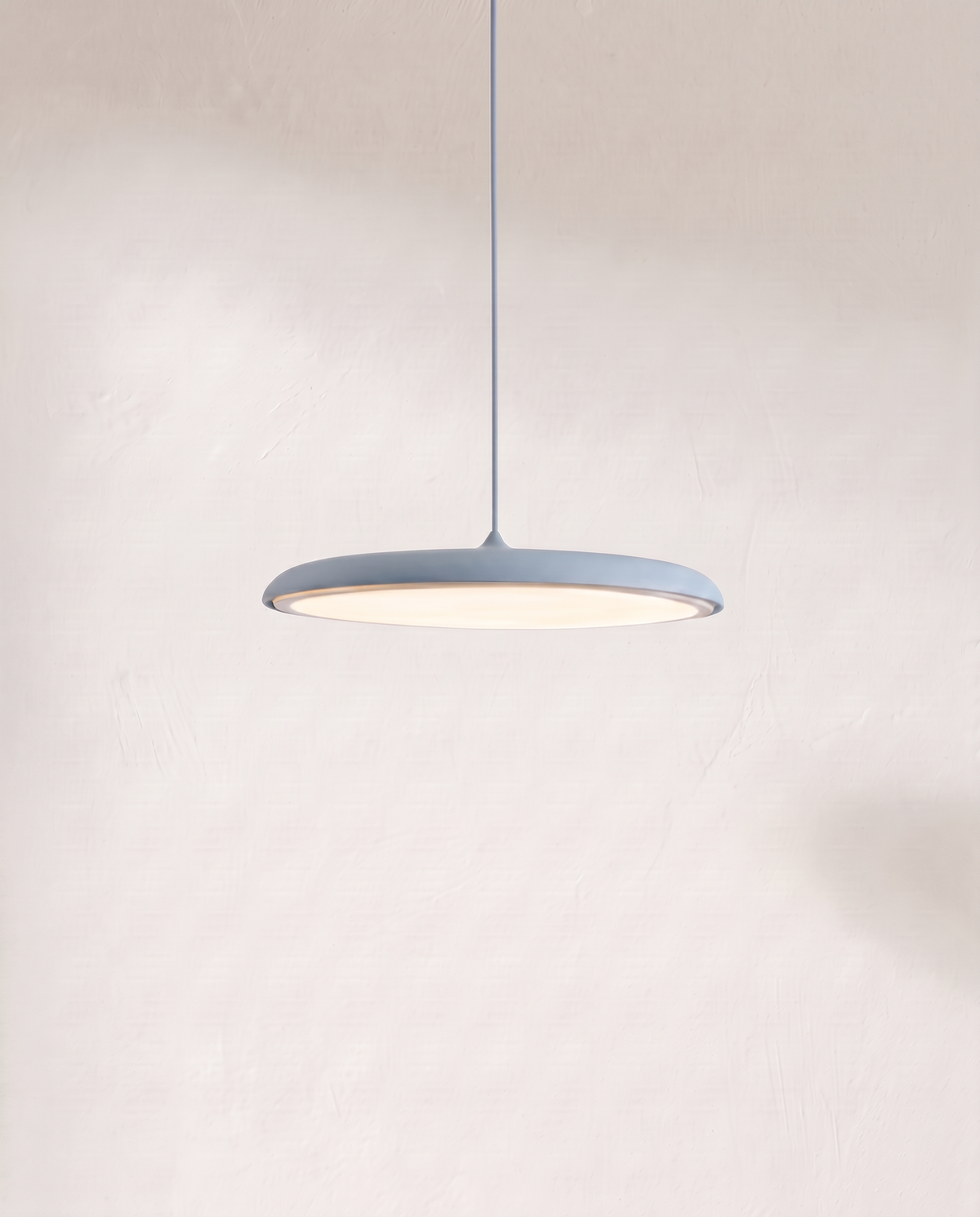 The Wafer Pendant – Blue, 25 cm, flat disc LED pendant