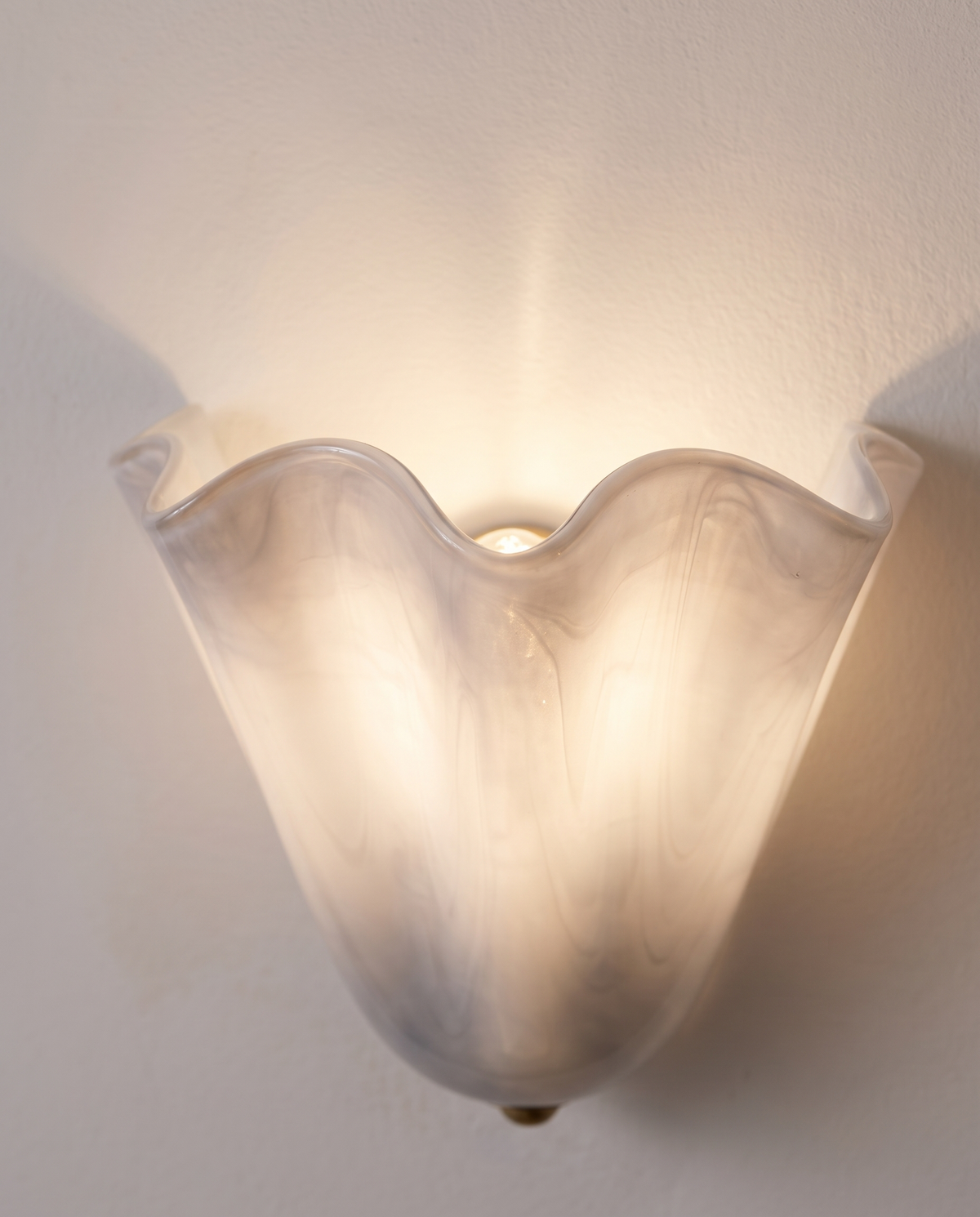 The Petal glass wall light – Close-up detail