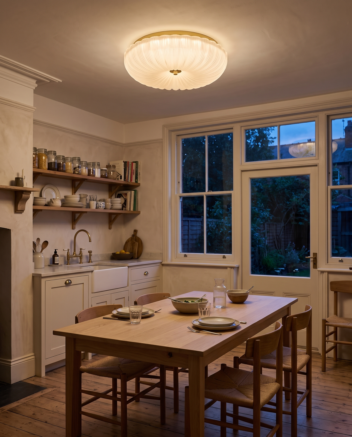 The Ripple 40 cm above a kitchen table