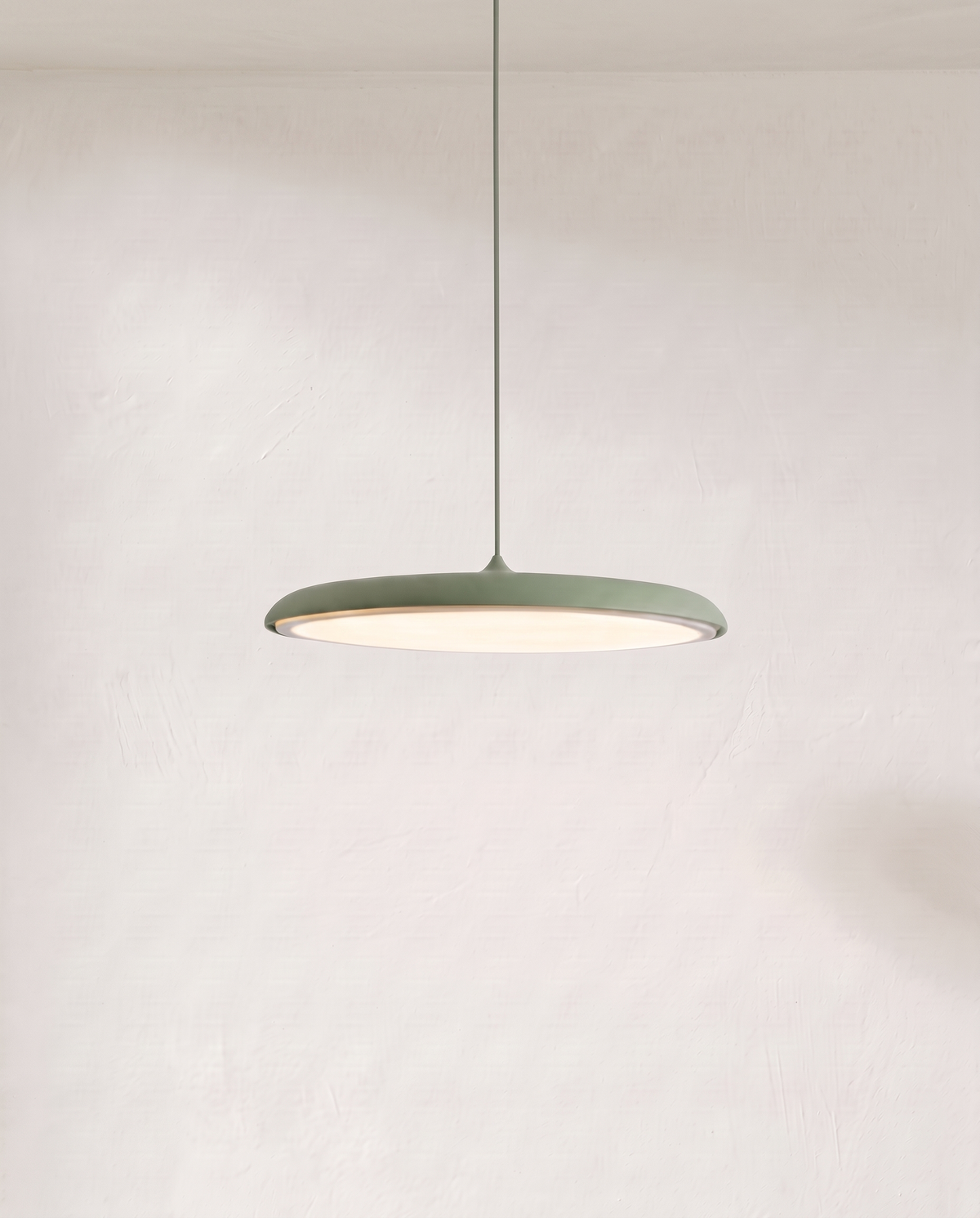 The Wafer Pendant – Green, 25 cm, flat disc LED pendant
