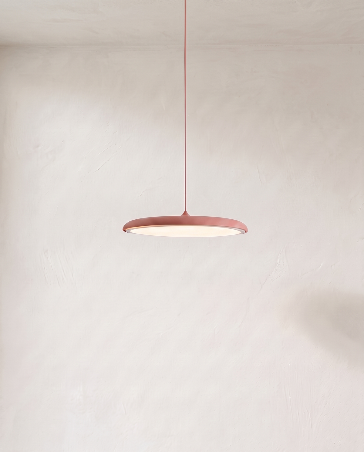 The Wafer Pendant – Pink, 25 cm, flat disc LED pendant